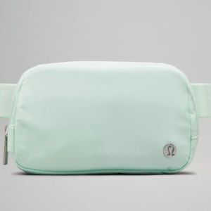 Lululemon everywhere belt bag 1L